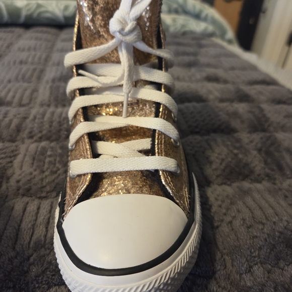 Converse Kids Sneakers in Gold and White - Picture 7 of 14